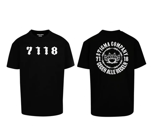 Schwarzes T-Shirt von Stigma Company mit „7118“-Print auf der Brust und großem Rückenmotiv „Stigma Company – Gegen alle Regeln“ mit Schlagring-Grafik